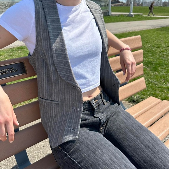 Pinstripe grey and white vest - Picture 3 of 5